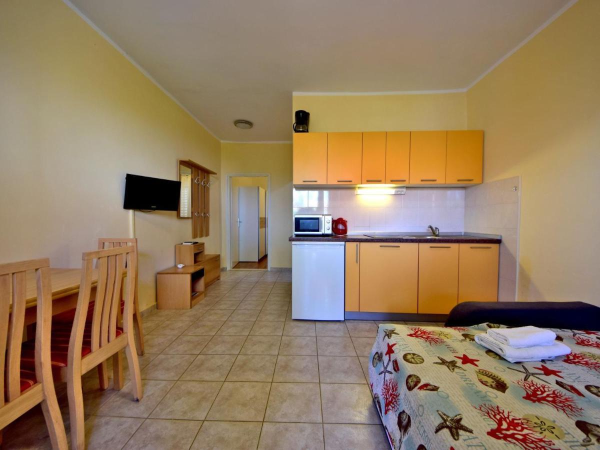 Apartment Katarina 2 - Sib155-1 By Interhome Бродарика Екстериор снимка
